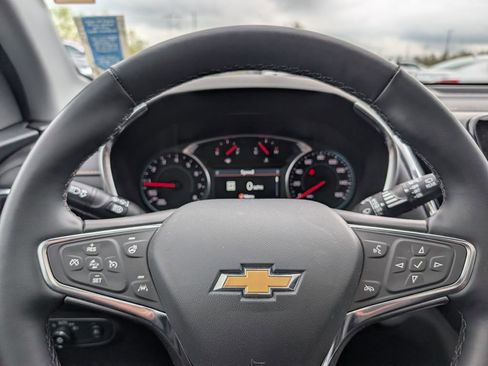 Used 2024 Chevrolet Equinox Premier AWD/4WD image 11