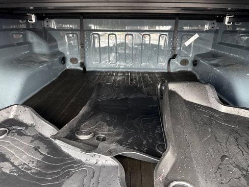 Used 2025 Jeep Gladiator Sport AWD/4WD image 10