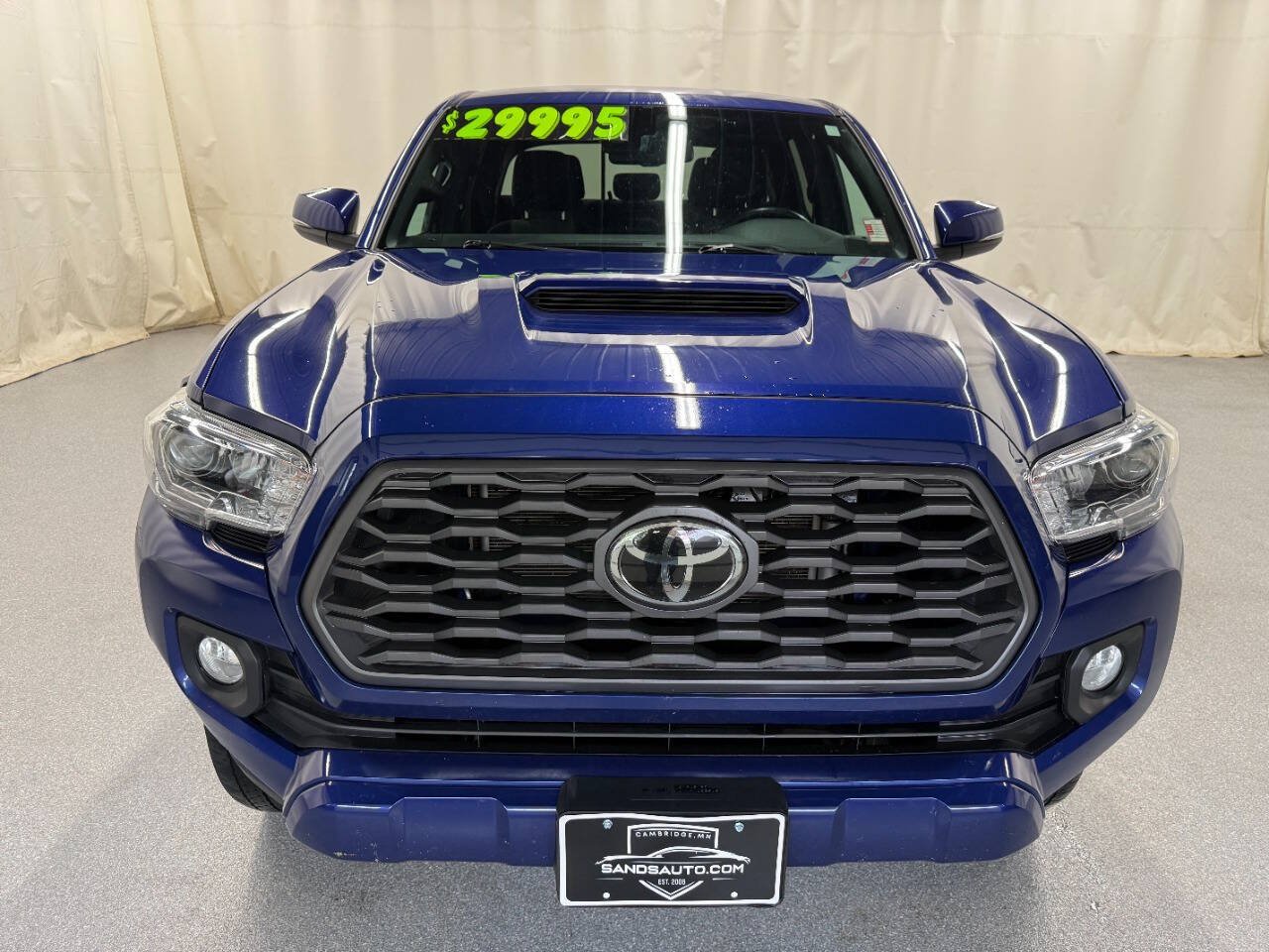 Used 2022 Toyota Tacoma TRD Sport w/ Technology Package AWD/4WD image 2