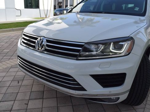 Used 2016 Volkswagen Touareg TDI AWD/4WD image 9
