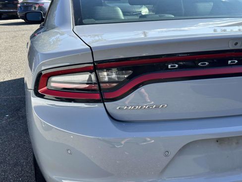 Used 2022 Dodge Charger SXT w/ Leather Interior Group image 9
