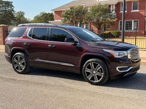 Used 2017 GMC Acadia Denali w/ Technology Package FWD image 2
