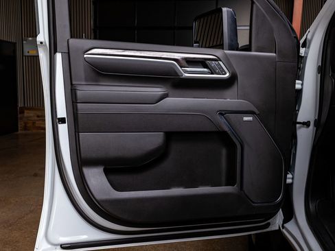 Used 2025 Chevrolet Silverado 3500 LTZ w/ LTZ Plus Package image 35