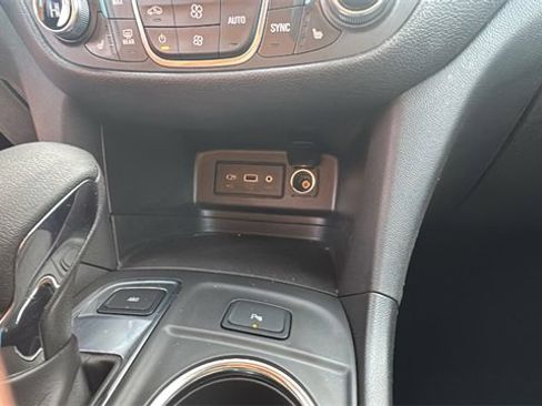 Used 2024 Chevrolet Equinox LT image 19