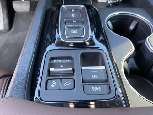 Used 2025 Honda Pilot Elite image 45
