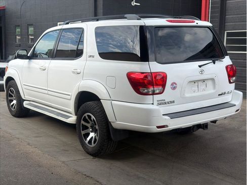 Used 2007 Toyota Sequoia SR5 AWD/4WD image 3