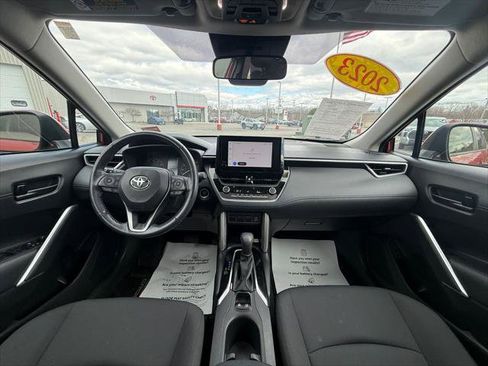 Certified 2023 Toyota Corolla Cross LE w/ Moonroof Package AWD/4WD image 13