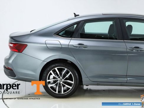 Used 2025 Volkswagen Jetta SE w/ Sunroof Package FWD image 11