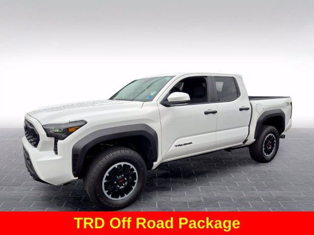 Used 2025 Toyota Tacoma TRD Off-Road AWD/4WD image 4