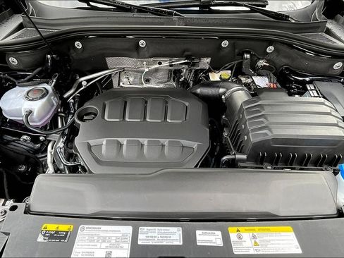 New 2025 Volkswagen Atlas Cross Sport SE image 9