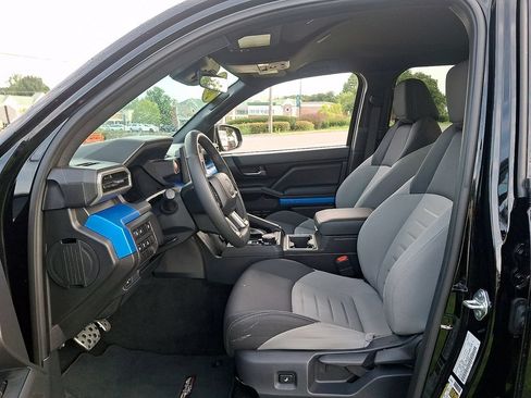 Used 2025 Toyota Tacoma TRD Sport AWD/4WD image 13