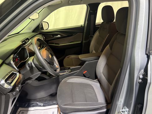 Used 2023 Chevrolet TrailBlazer LT FWD image 17