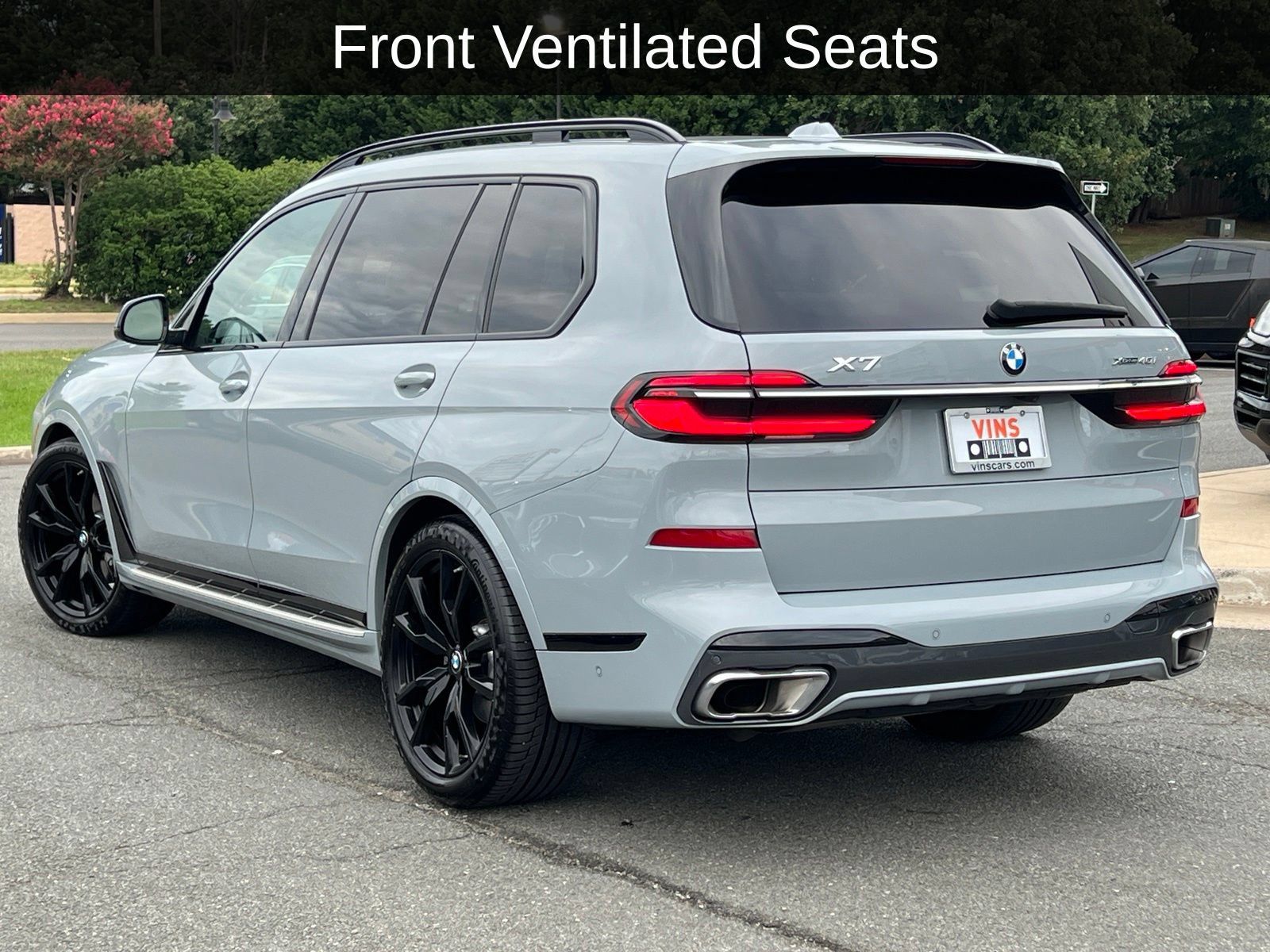 Used 2023 BMW X7 xDrive40i w/ M Sport Package AWD/4WD image 16