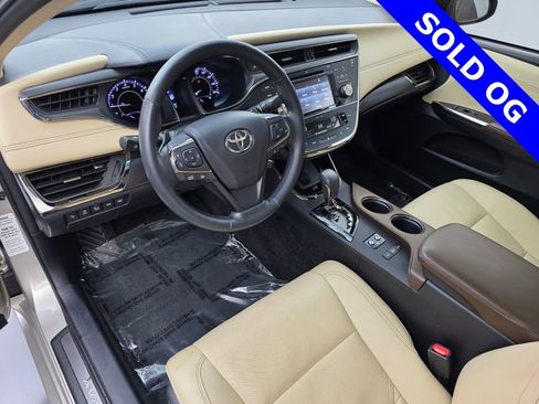 Used 2017 Toyota Avalon Limited image 10