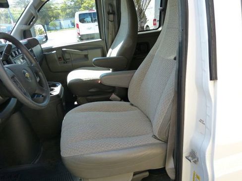 Used 2019 Chevrolet Express 3500 LT w/ LT Preferred Equipment Group RWD image 32