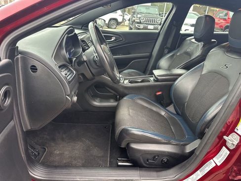 Used 2016 Chrysler 200 S image 10