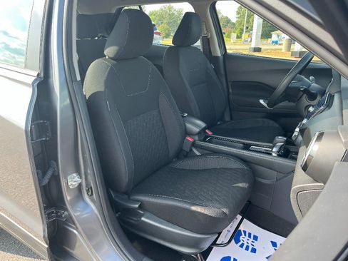 Used 2023 Nissan Kicks SV FWD image 14
