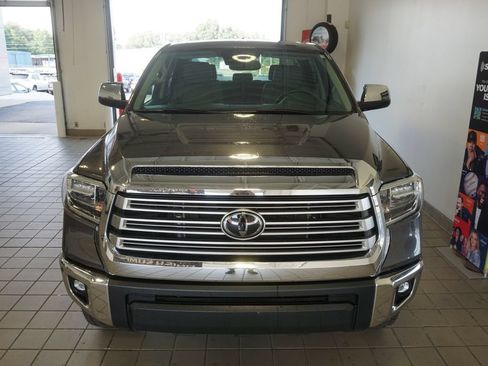 Used 2021 Toyota Tundra Limited w/ Limited Premium Package AWD/4WD image 15