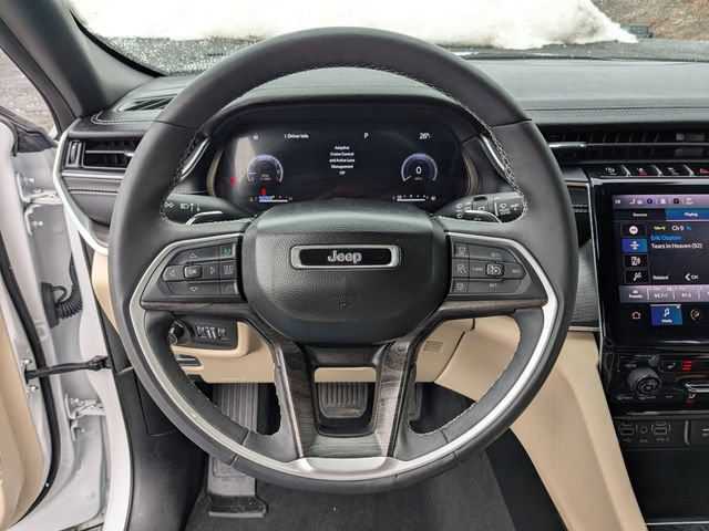 Used 2023 Jeep Grand Cherokee Limited AWD/4WD image 14