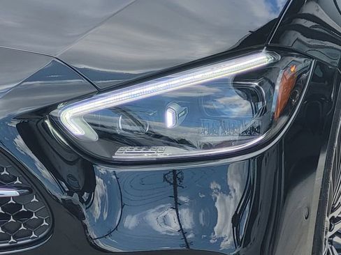 Used 2025 Mercedes-Benz C 300 4MATIC Sedan image 42