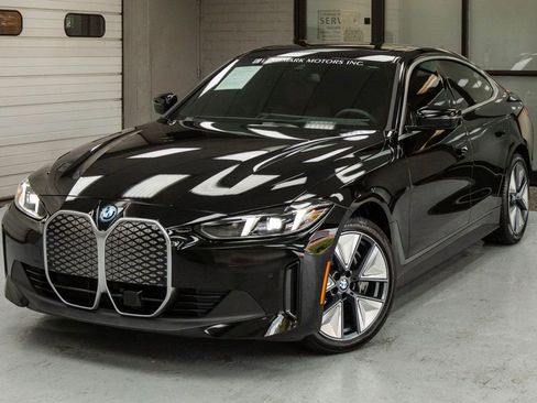 Used 2025 BMW i4 eDrive40 w/ Driving Assistance Package image 12