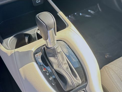 Used 2025 Honda HR-V LX image 15