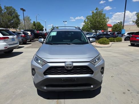 Used 2019 Toyota RAV4 XLE w/ All Weather Liner Package FWD image 2