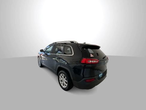 Used 2016 Jeep Cherokee Latitude FWD image 6
