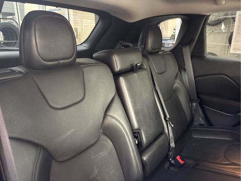 Used 2020 Jeep Cherokee Limited AWD/4WD image 39