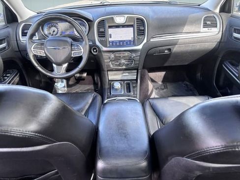 Used 2019 Chrysler 300 Touring L w/ Quick Order Package 22F image 27