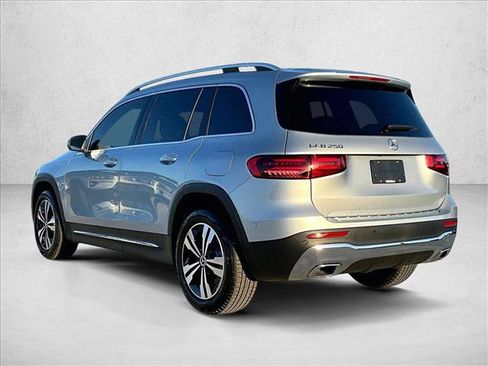 Used 2026 Mercedes-Benz GLB 250 image 3