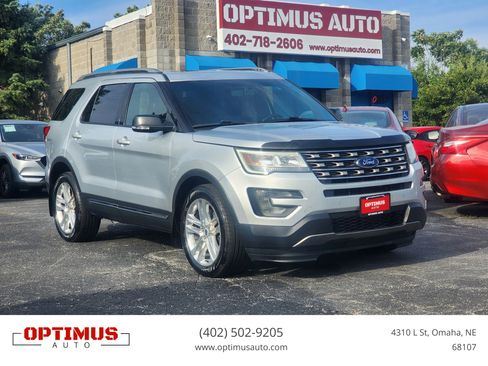 Used 2017 Ford Explorer XLT w/ Equipment Group 202A image 1