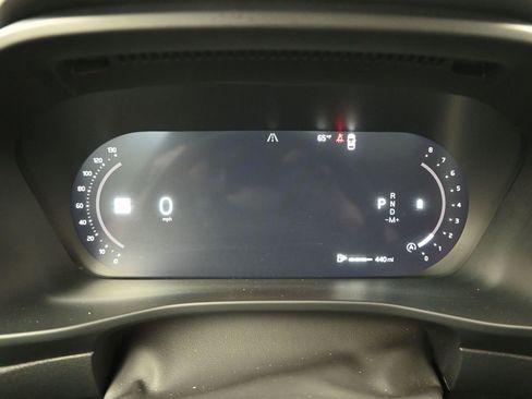 Used 2025 Volvo XC40 B5 Plus image 11