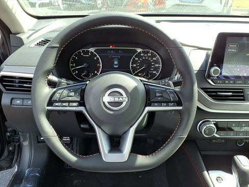 New 2025 Nissan Altima 2.5 SR image 12