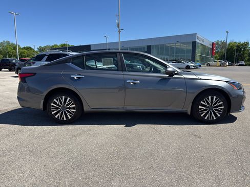Certified 2023 Nissan Altima 2.5 SV AWD/4WD image 4