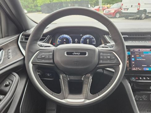 New 2026 Jeep Grand Cherokee Limited AWD/4WD image 14