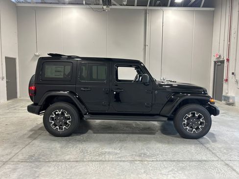 New 2025 Jeep Wrangler Sahara w/ Technology Group image 5
