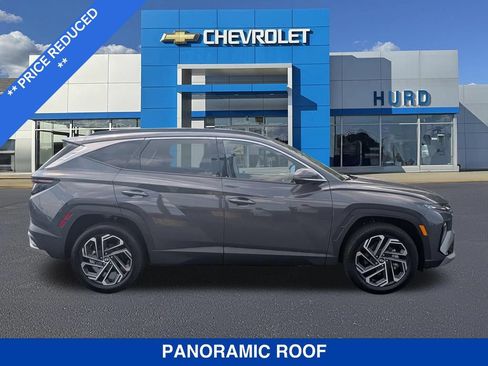 Used 2025 Hyundai Tucson Limited AWD/4WD image 3