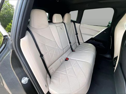 Used 2024 BMW iX xDrive50 w/ Sport Package AWD/4WD image 19