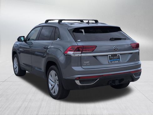 Used 2022 Volkswagen Atlas Cross Sport SE image 4