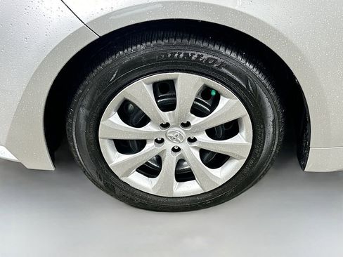 Used 2025 Toyota Corolla LE image 8