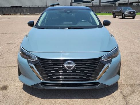 Used 2024 Nissan Sentra SR FWD image 3