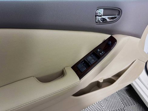 Used 2011 Nissan Altima 2.5 S w/ Convenience Pkg FWD image 13