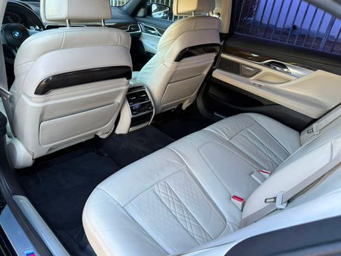 Used 2022 BMW 740i w/ M Sport Package RWD image 22