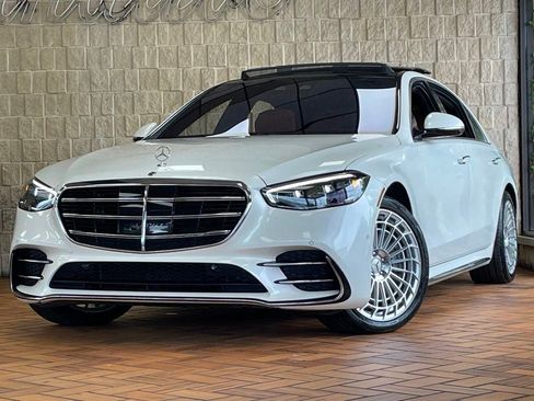 Used 2023 Mercedes-Benz S 580e 4MATIC Sedan w/ AMG Line image 3