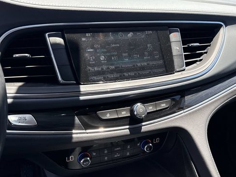 Used 2019 Buick Enclave Essence FWD image 20