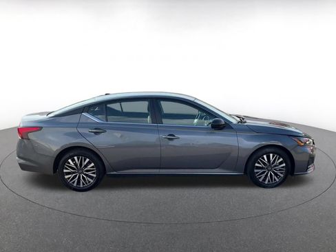 Used 2026 Nissan Altima 2.5 SV FWD image 15