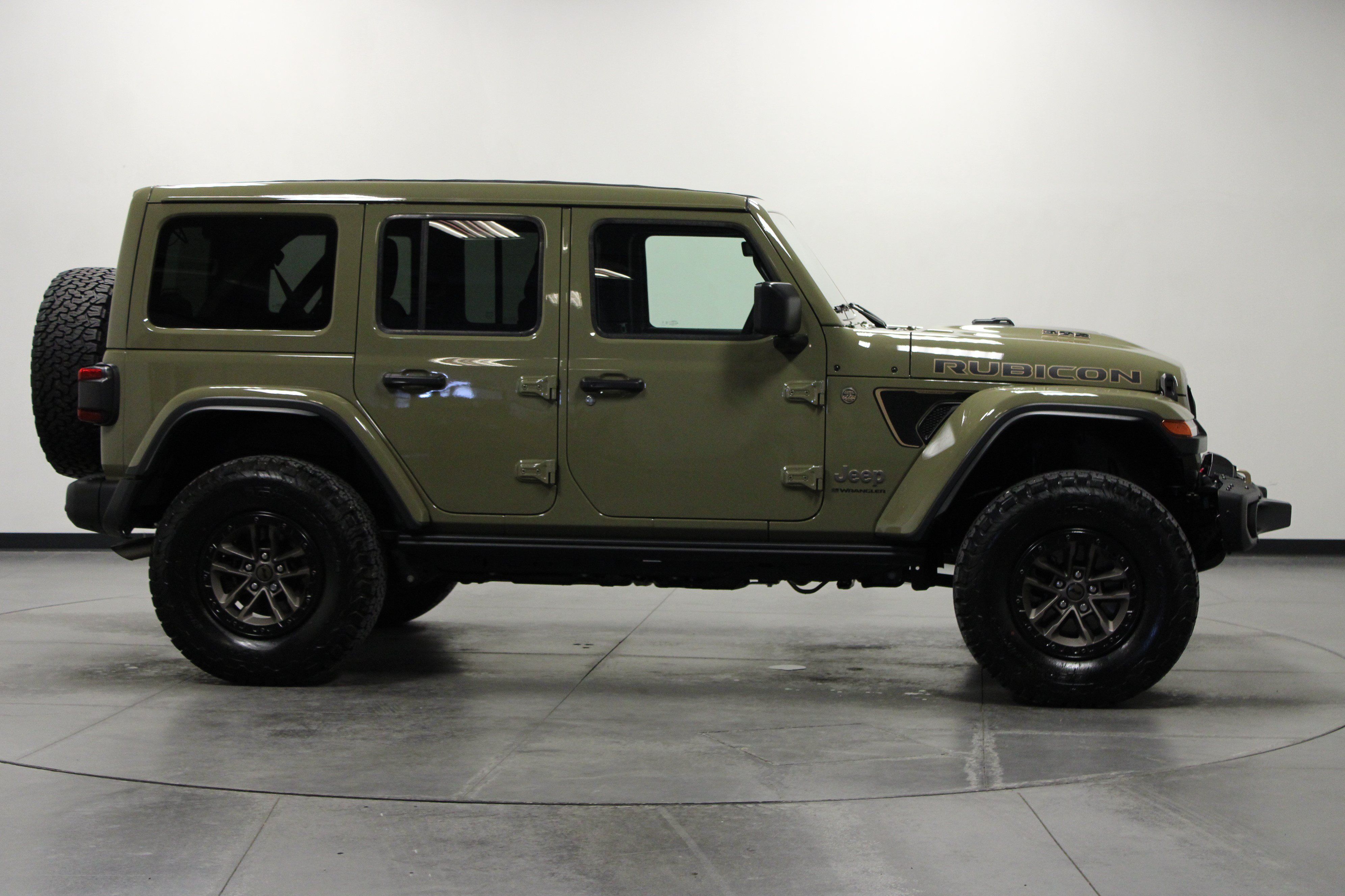 Used 2025 Jeep Wrangler Unlimited Rubicon 392 AWD/4WD image 3