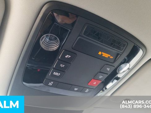 Used 2025 Kia Carnival FWD image 36