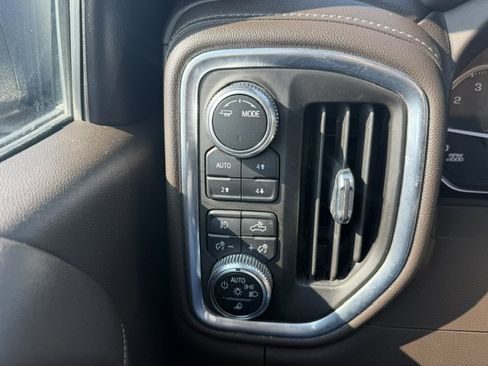 Used 2022 GMC Sierra 1500 SLT w/ SLT Premium Package AWD/4WD image 10